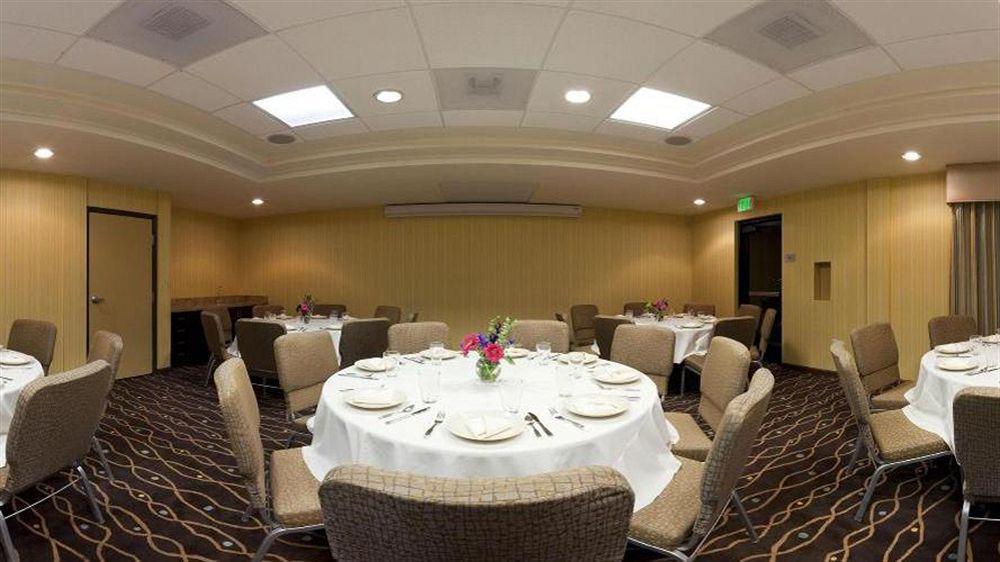 Holiday Inn Express & Suites Salinas By Ihg Buitenkant foto
