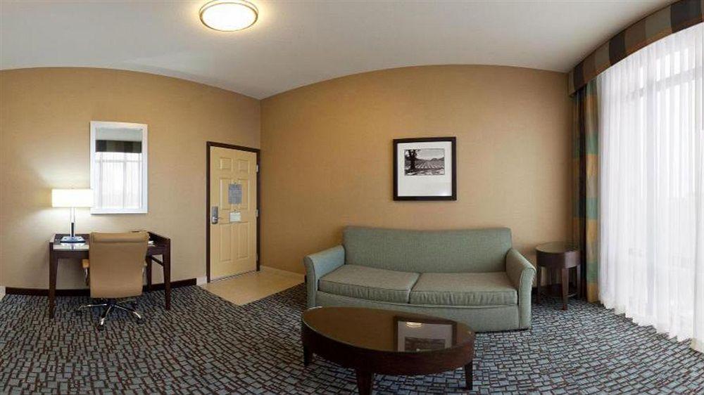 Holiday Inn Express & Suites Salinas By Ihg Buitenkant foto
