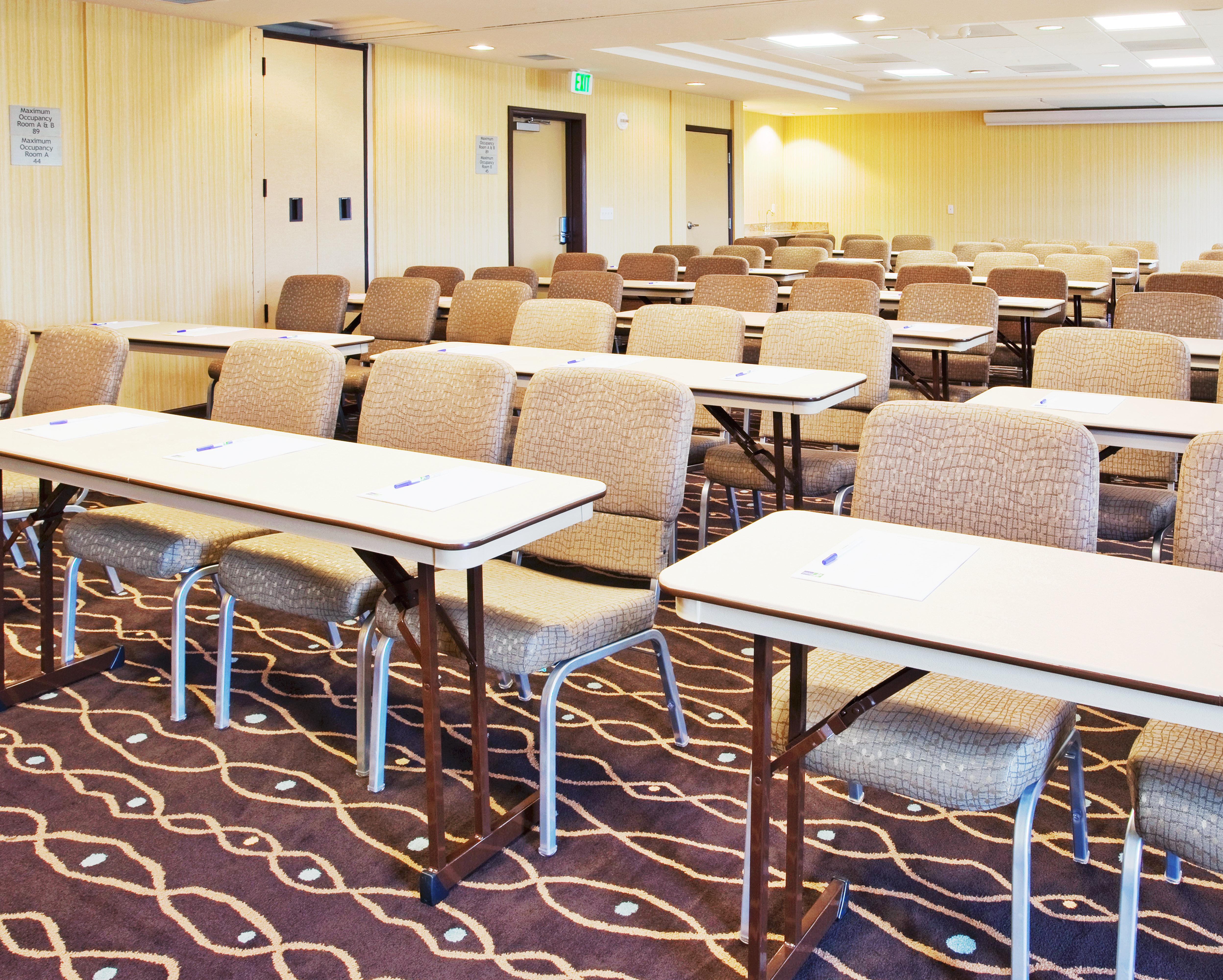 Holiday Inn Express & Suites Salinas By Ihg Buitenkant foto