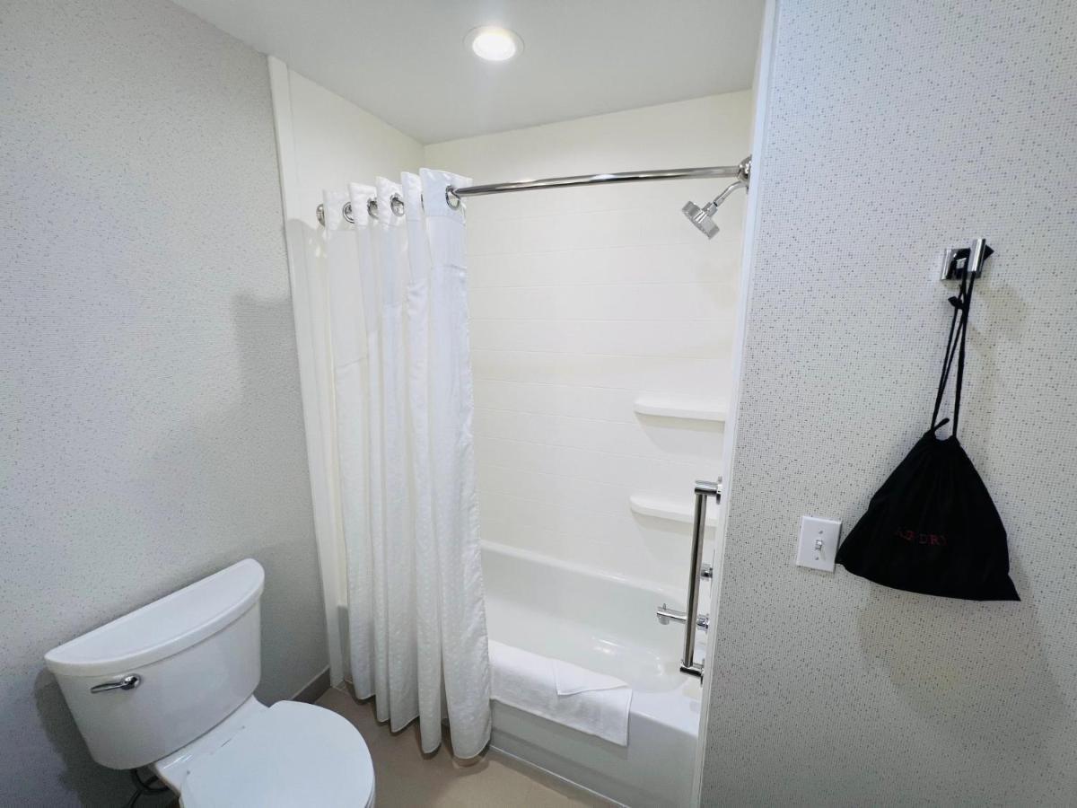 Holiday Inn Express & Suites Salinas By Ihg Buitenkant foto