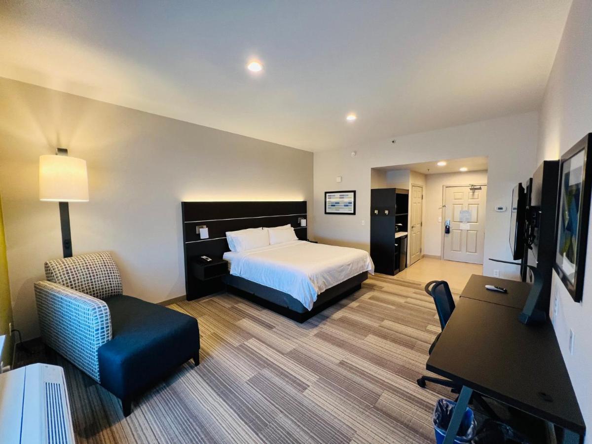 Holiday Inn Express & Suites Salinas By Ihg Buitenkant foto