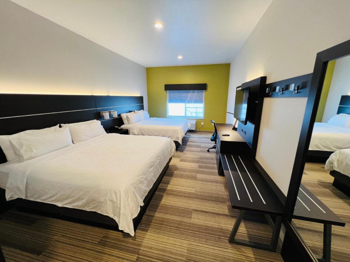 Holiday Inn Express & Suites Salinas By Ihg Buitenkant foto