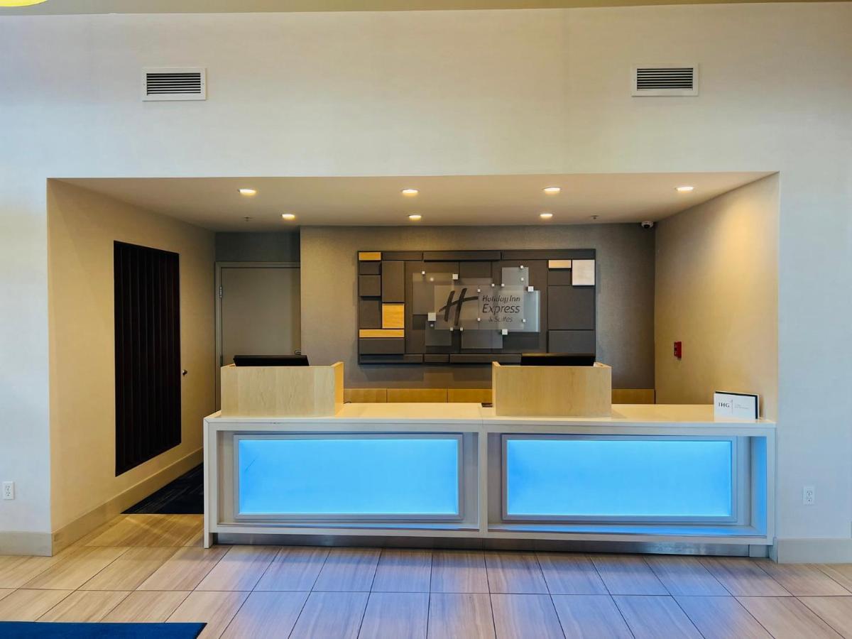 Holiday Inn Express & Suites Salinas By Ihg Buitenkant foto