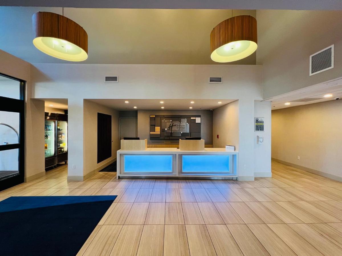 Holiday Inn Express & Suites Salinas By Ihg Buitenkant foto