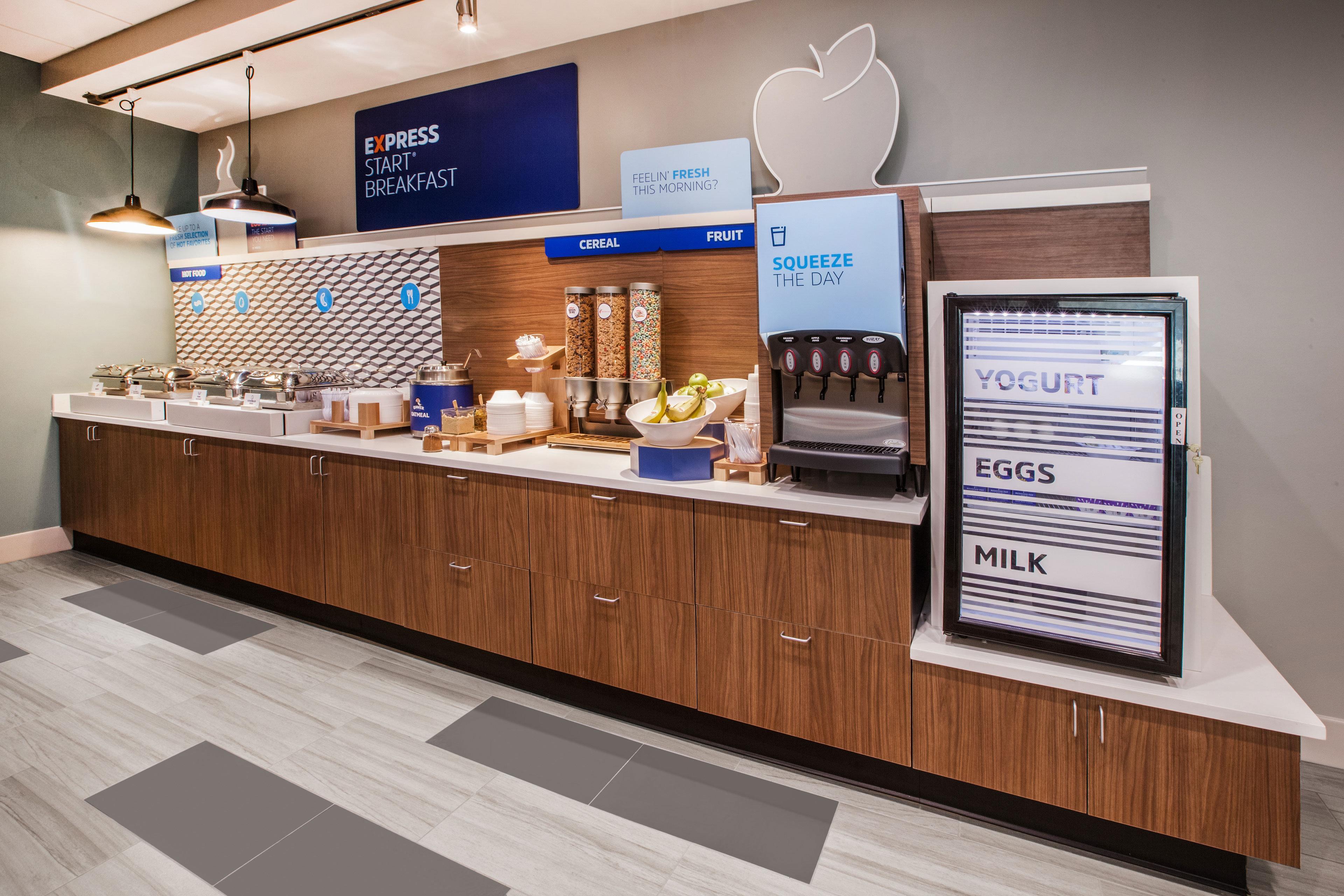 Holiday Inn Express & Suites Salinas By Ihg Buitenkant foto